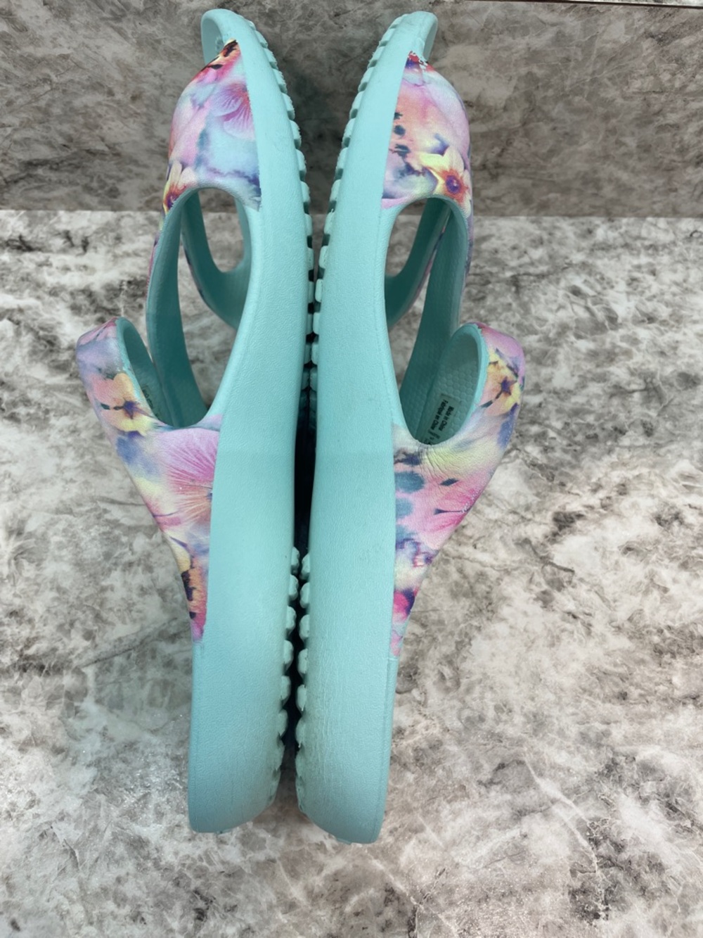 Crocs Kadee Sandals - Size 7- 2 pairs- blue floral- cream - Picture 6 of 13